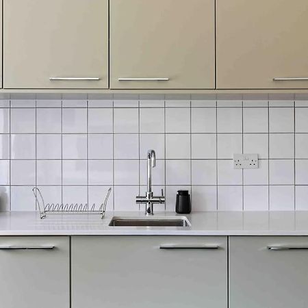 Modern 3 Bed Apartment In Tottenham London Eksteriør bilde